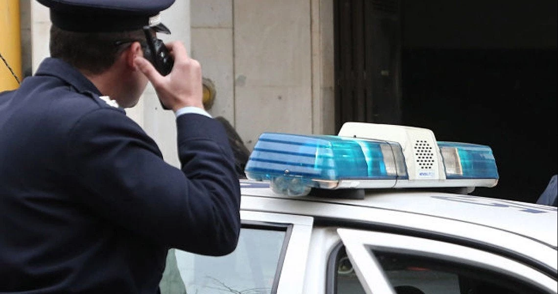 Ένοπλη ληστεία σε σούπερ μάρκετ στην Πάτρα: Οι δράστες έφυγαν με τις τσέπες γεμάτες